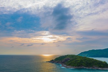 Island günbatımı sırasında