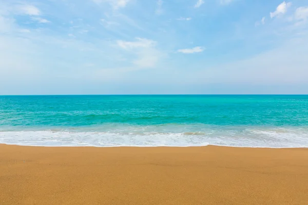 Playa y mar tropical — Foto de Stock