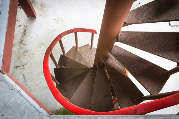 Stare schody spiralne — Zdjęcie stockowe