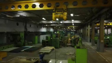 Bir büyük endüstriyel bina ya da fabrika çelik konstrüksiyon ile iç