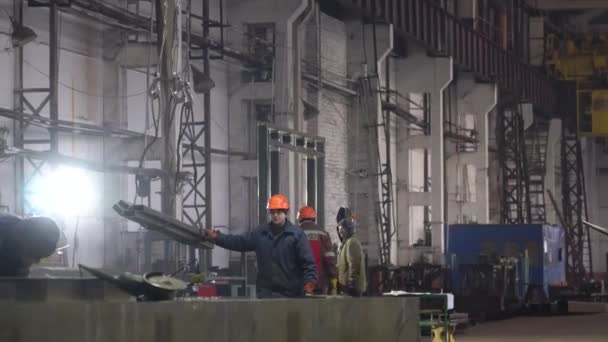 Interno Grande Edificio Industriale Una Fabbrica Con Costruzioni Acciaio — Video Stock