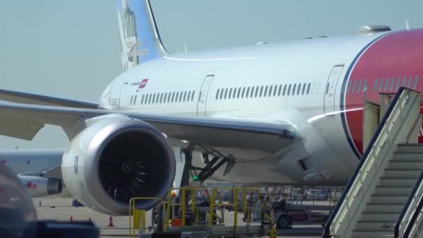 Close Airplane Engine Service Barcelona Spain 2022 — Stockvideo