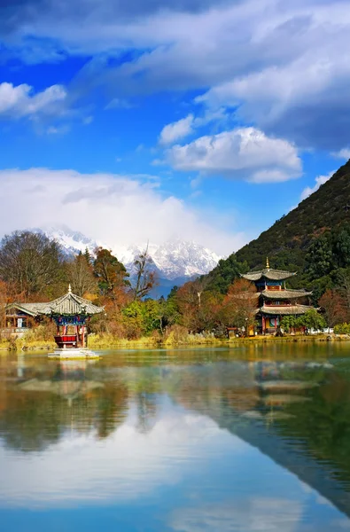 Landscape photo of Beautiful Pavilion In Black Dragon Pool Park, — Stock Photo, Image