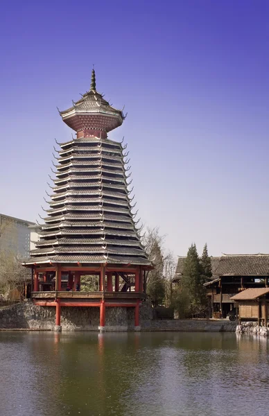 Paisaje foto de edificios tradicionales chinos en el Par Nacional —  Fotos de Stock