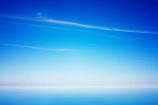 海、海岸線と空の純粋な背景 — ストック写真