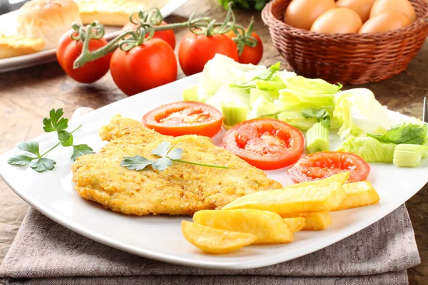 Chicken cutlet with salad — Stock Photo, Image