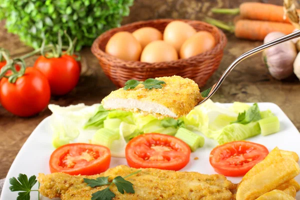 Chicken cutlet with salad — Stock Photo, Image