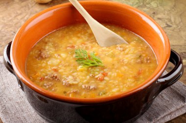 Makarna ve köfte patates çorbası