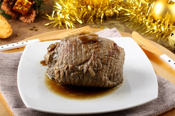 Carne assada com molho — Fotografia de Stock