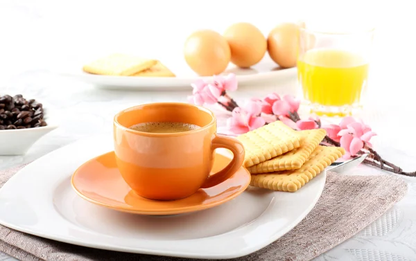 Ontbijt met espressokoffie en koekjes — Stockfoto