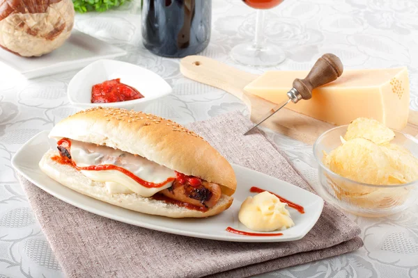 Wurstel sandviç — Stok fotoğraf