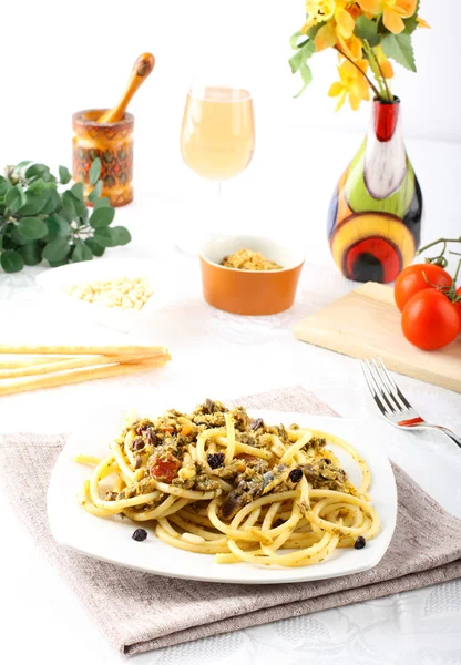Pasta with fresh sardines and fennel — Stock Photo, Image