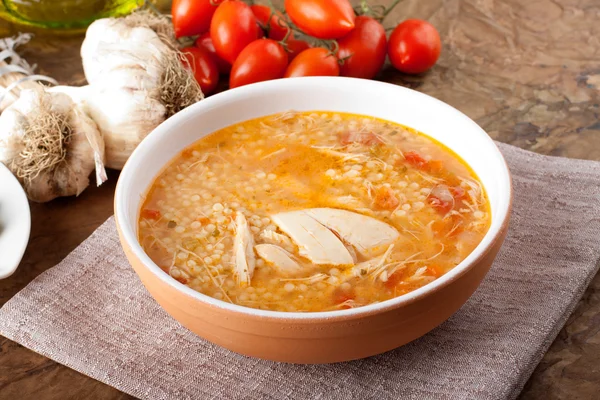 Суп с куриным бульоном — стоковое фото