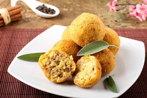 Riso rancini e carne — Foto Stock