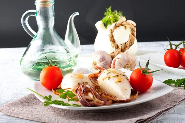 Tintenfisch gefüllt mit Semmelbröseln — Stockfoto