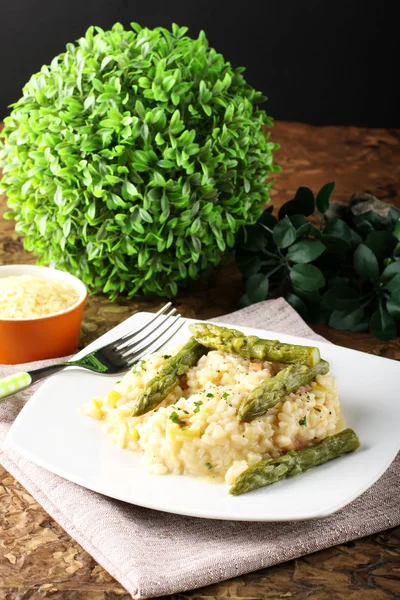 Rice with fresh asparagus — Stock Photo, Image