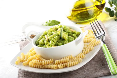 makarna roket krem ve adaçayı ile