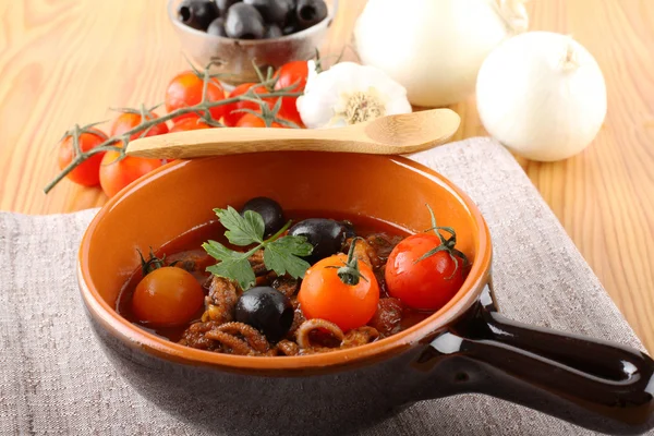 Bläckfisk och tomatsoppa — Stockfoto