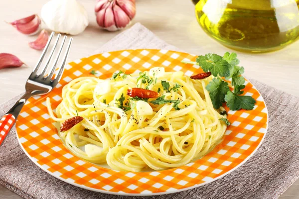 Pasta with garlic, oil and chilli — Stock Photo, Image