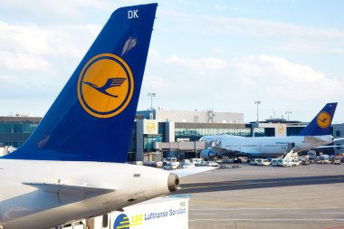 Havaalanındaki Lufthansa uçağı