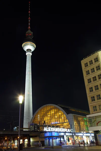 Alexanderplatz, wereldklok en tv toren nachts, Berlijn — Stockfoto