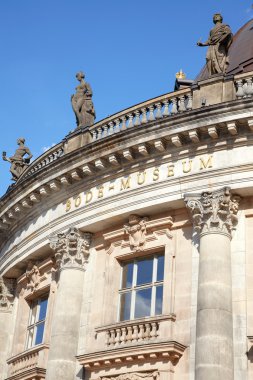 bode Müzesi ayrıntılı olarak berlin, mavi gökyüzü