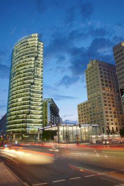 Potsdamer platz modern binalar gece, berlin