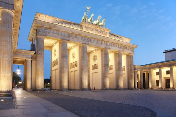 Puerta de Brandeburgo por la noche, Berlín — Foto de Stock