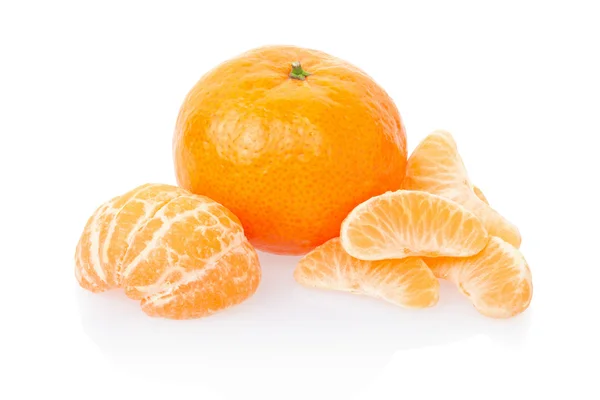 Mandarina con segmentos — Foto de Stock