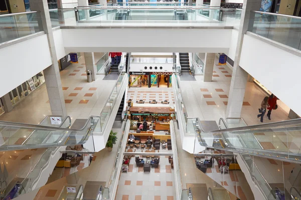 Mecca mall interiors with people in Amman, Jordan — Stock Photo, Image