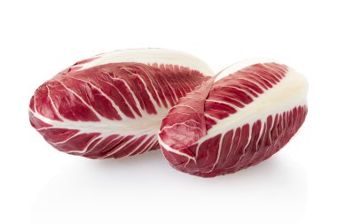 beyaz üzerine kırmızı radika salatası
