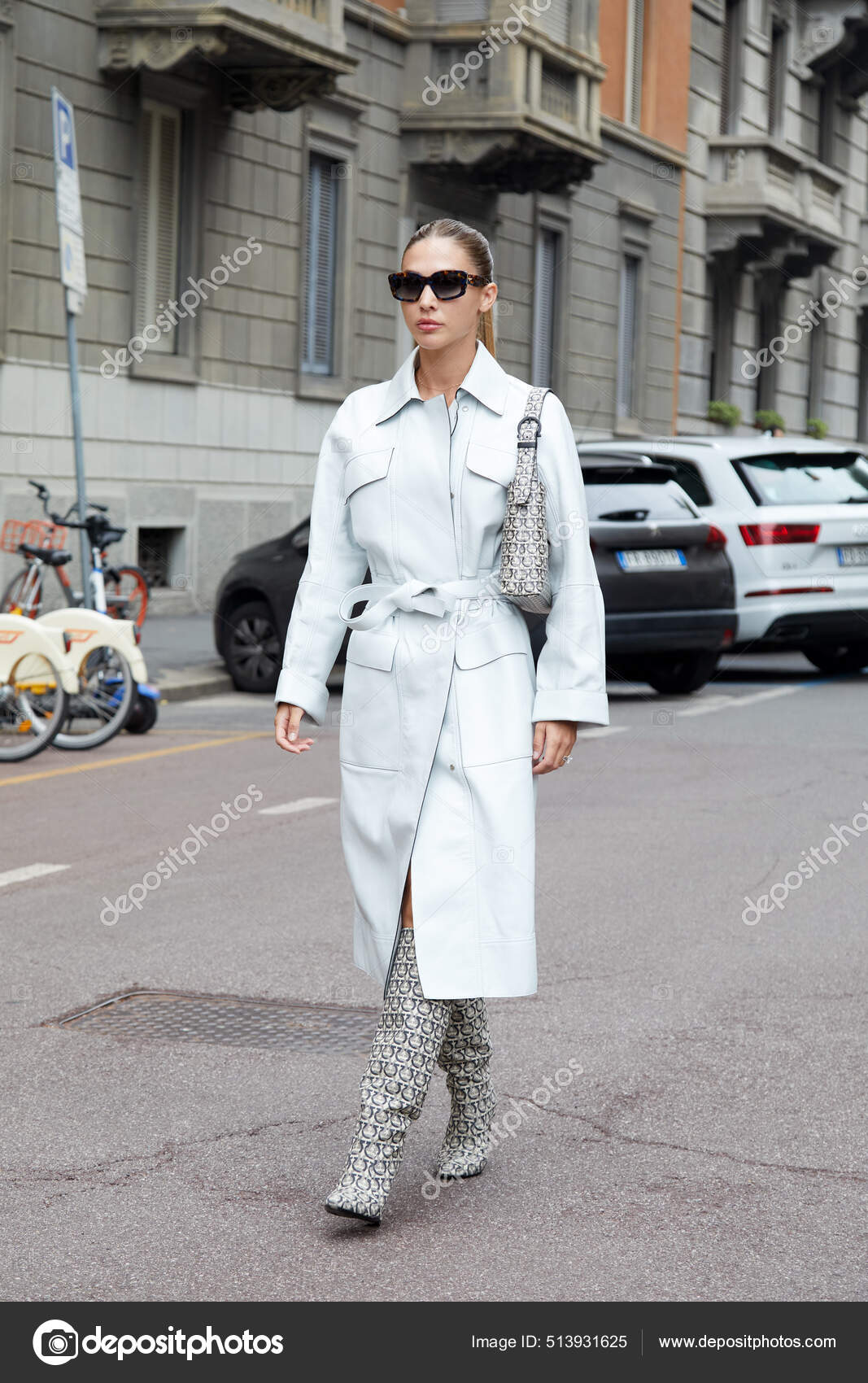 Milan Italy September 2021 Woman Pale Gray Trench Coat Ferragamo – Stock  Editorial Photo © AndreaA. #513931625