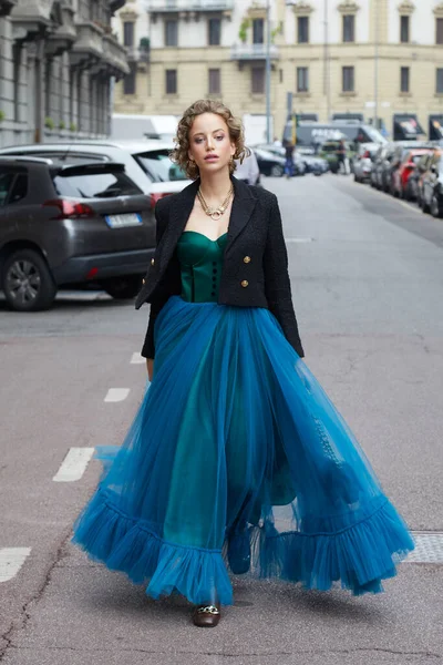 Milan Italy September 2021 Woman Long Blue Tulle Skirt Black — Stock Photo, Image