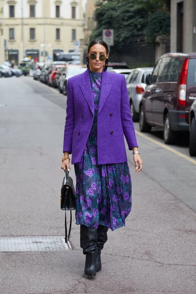 Milão Itália Setembro 2021 Elisa Taviti Com Blazer Roxo Vestido — Fotografia de Stock