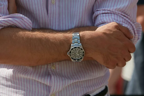 Milan Italia Iunie 2022 Omul Ceas Rolex Sea Dweller Cămașă — Fotografie, imagine de stoc