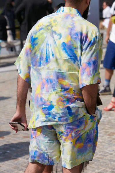 Milan Italy June 2022 Man Shirt Shorts Tie Dye Colors — Zdjęcie stockowe