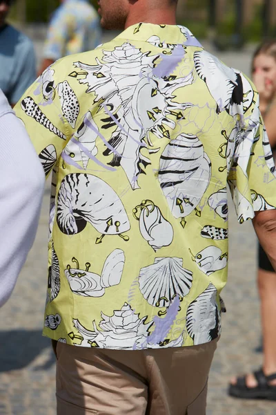 Milan Italy June 2022 Man Yellow Shirt Shells Design Msgm — Zdjęcie stockowe