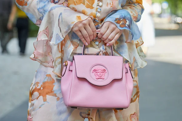 Milan Italy June 2022 Woman Pink Leather Versace Bag Etro — Stockfoto