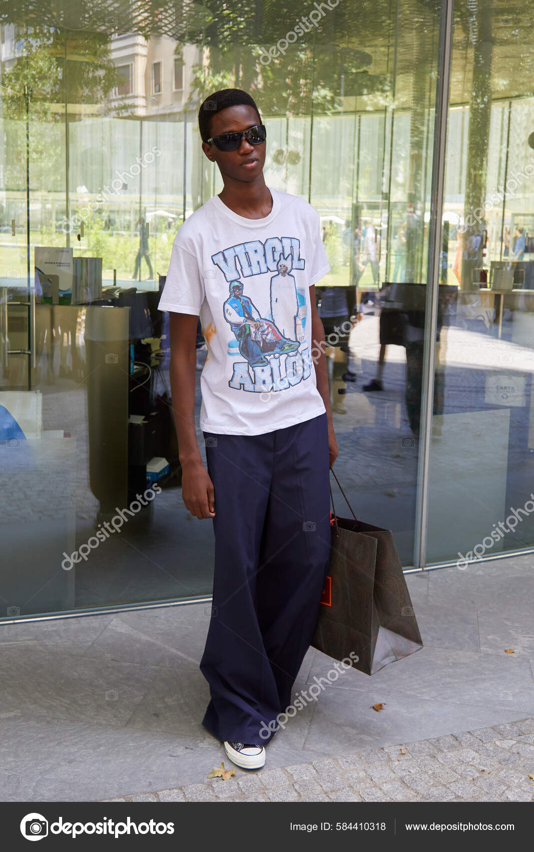 Milan Italy June 2022 Man Virgil Abloh White Shirt Blue – Stock Editorial  Photo © AndreaA. #584410318