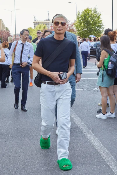 Milan Italy June 2022 Man White Trousers Black Shirt Green — ストック写真