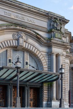Usher Salonu, Edinburgh, İskoçya, İngiltere - 13 Nisan 2022: yardım kuruluşları, dini etkinlikler veya siyaset de dahil olmak üzere birçok etkinlik için kullanılan muhteşem konser salonuna giriş