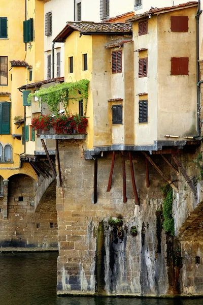 Puente antiguo Ponte Vecchio en Florencia. Italia . — Foto de Stock