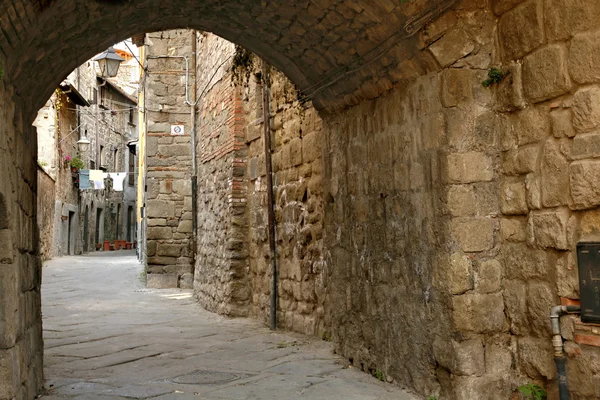 Viterbo (lazio, Itálie), středověké čtvrti san pellegrino — Stock fotografie