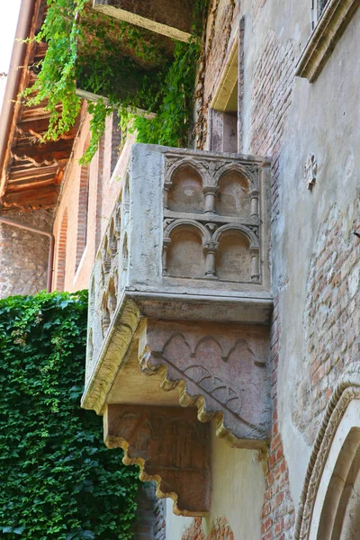 Details Romeo and Juliet balcony in Verona, Italy — Stock Photo, Image