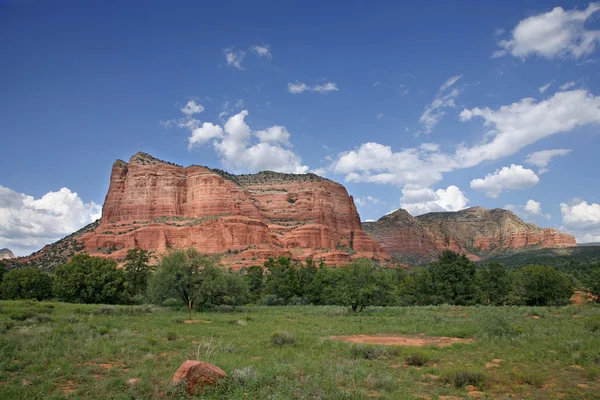 Storm vormen over rood rots land sedona, arizona, usa - land — Stockfoto