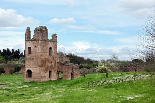 Руины от Circo di Fabrio в Via Apia Antica у Ромы - Мбаппе — стоковое фото