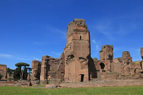 De ruïnes van de Thermen van caracalla in rome, Italië — Stockfoto