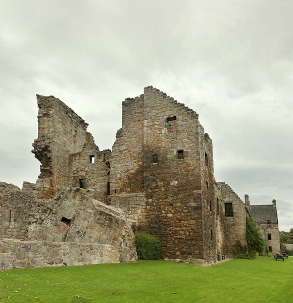 Szkocja: ruiny zamku aberdour — Zdjęcie stockowe