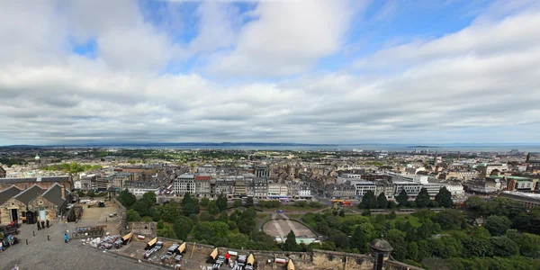 EDINBURGH, SCOTLAND - 30 AGOSTO: Castello di Edimburgo, Paesaggio di — Foto Stock