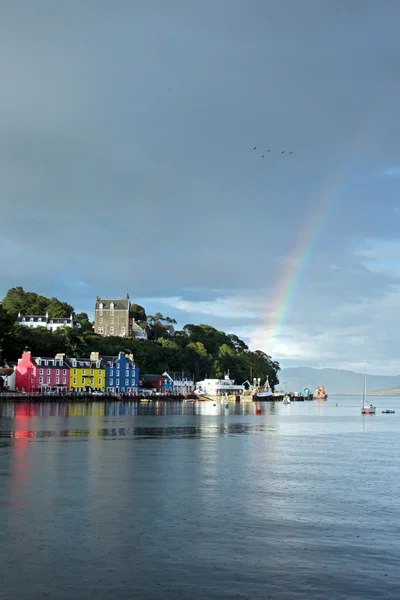 UK Western Scotland Isle of Mull Colorful town of Tobermory - ca — Stock Photo, Image